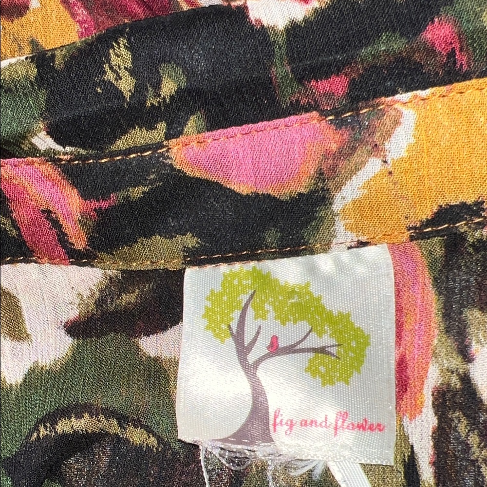 Floral Button-Up Blouse - Picture 3 of 3